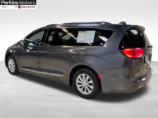 2018 Chrysler Pacifica Touring-L