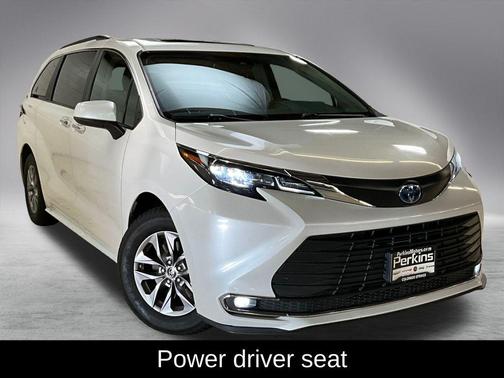 2024 Toyota Sienna XLE