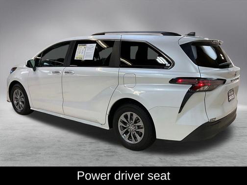 2024 Toyota Sienna XLE