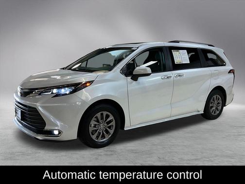 2024 Toyota Sienna XLE