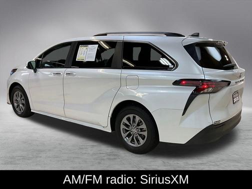 2024 Toyota Sienna XLE