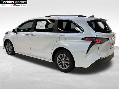 2024 Toyota Sienna XLE