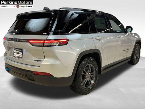 2025 Jeep Grand Cherokee 4xe Trailhawk
