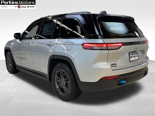 2025 Jeep Grand Cherokee 4xe Trailhawk