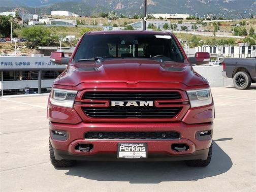 Photo 5 of 31 of 2019 RAM 1500 Laramie