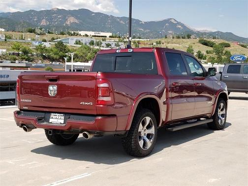 Photo 3 of 31 of 2019 RAM 1500 Laramie