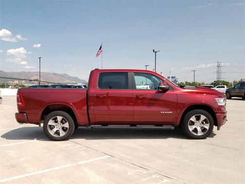 Photo 2 of 31 of 2019 RAM 1500 Laramie