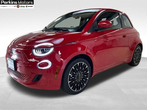 2024 FIAT 500e Base