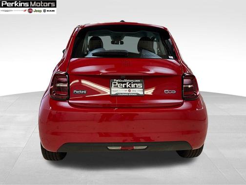 2024 FIAT 500e Base