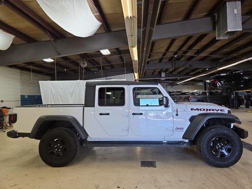 2023 Jeep Gladiator Mojave