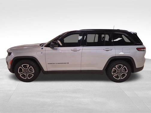 2023 Jeep Grand Cherokee 4xe Trailhawk