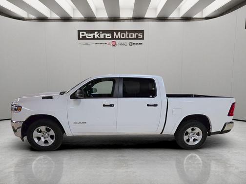 Bright White Clearcoat 2025 RAM 1500 Big Horn/Lone Star