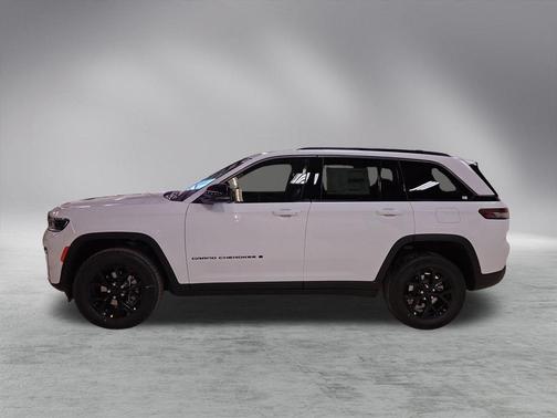 2026 Jeep Grand Cherokee Laredo