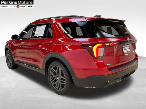 2025 Ford Explorer ST-Line