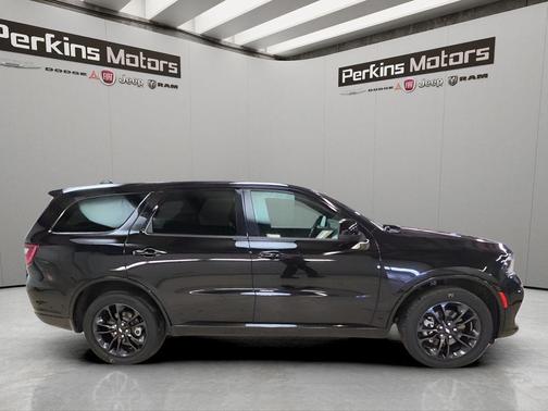 DB Black Crystal Clearcoat 2025 Dodge Durango GT