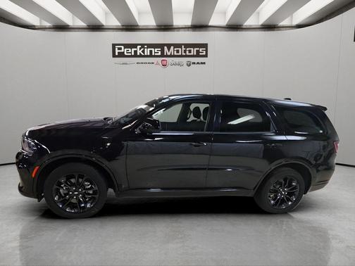 DB Black Crystal Clearcoat 2025 Dodge Durango GT
