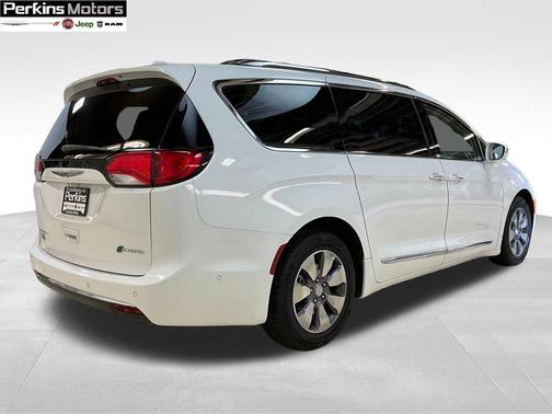 2018 Chrysler Pacifica Hybrid Limited