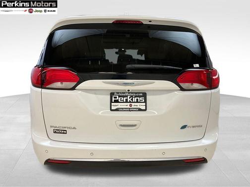 2018 Chrysler Pacifica Hybrid Limited