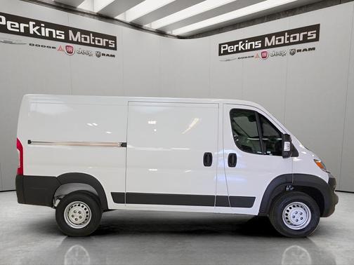 Bright White Clearcoat 2026 RAM ProMaster 1500 Low Roof