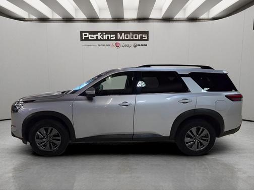 Brilliant Silver Metallic 2025 Nissan Pathfinder SV