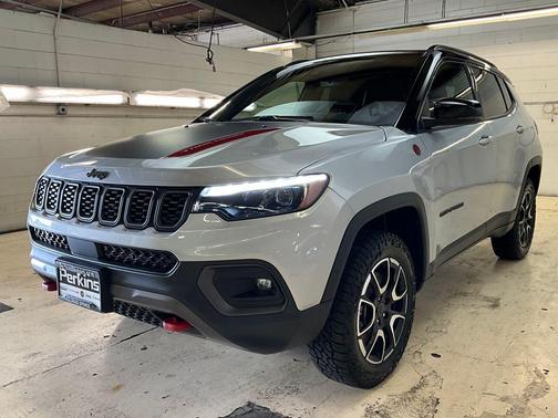 2025 Jeep Compass Trailhawk
