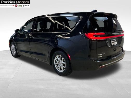 2024 Chrysler Pacifica Touring-L