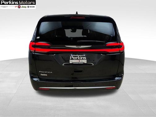 2024 Chrysler Pacifica Touring-L