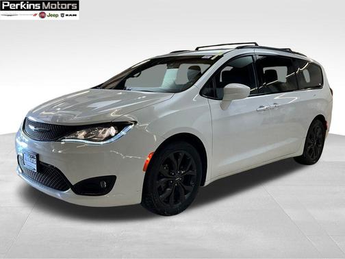 2020 Chrysler Pacifica Touring
