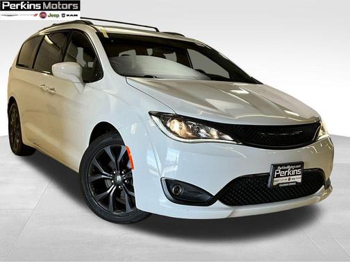 2020 Chrysler Pacifica Touring