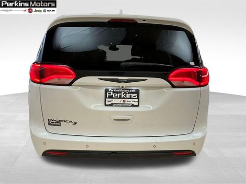 2020 Chrysler Pacifica Touring