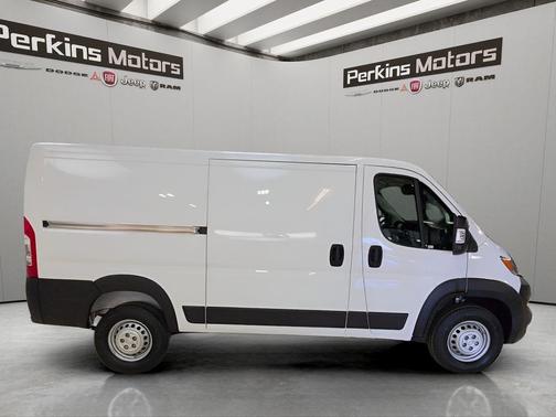Bright White Clearcoat 2026 RAM ProMaster 1500 Low Roof