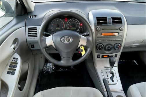 2011 Toyota Corolla LE