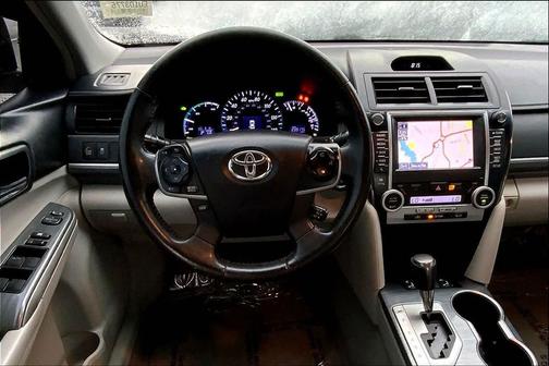 2014 Toyota Camry Hybrid XLE