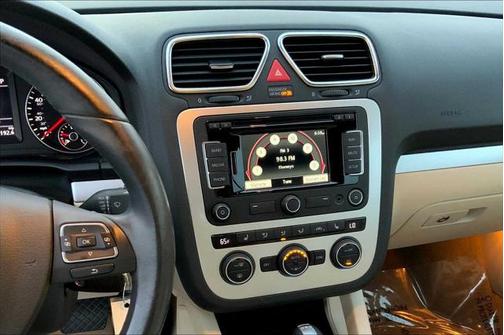 2015 Volkswagen Eos Komfort Edition