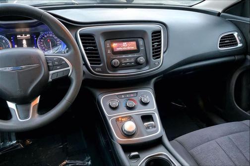 2015 Chrysler 200 LX