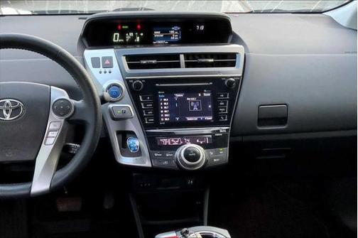 2017 Toyota Prius v Four