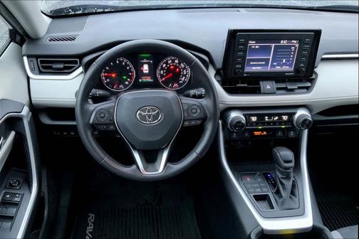 2020 Toyota RAV4 XLE