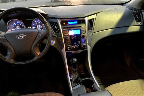 2012 Hyundai SONATA SE