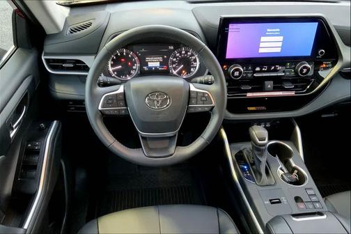 2025 Toyota Highlander XLE