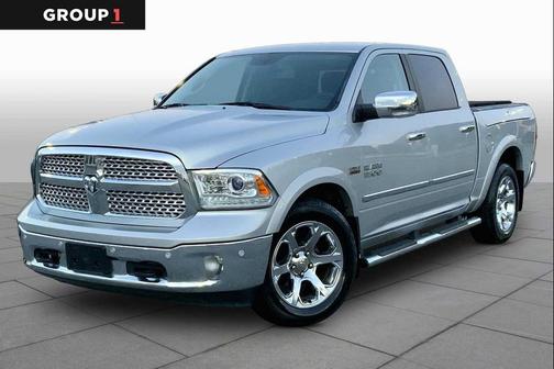 Bright Silver Metallic Clearcoat 2016 RAM 1500 Laramie