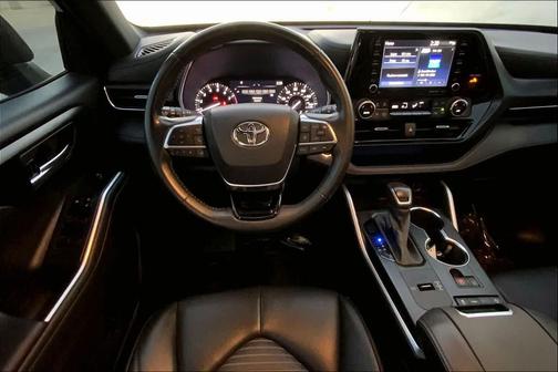 Midnight Black Metallic 2021 Toyota Highlander XSE