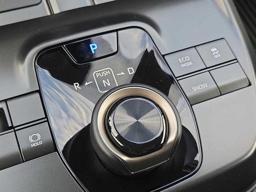 Wind Chill Pearl 2026 Toyota bZ XLE Plus