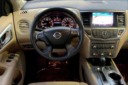 2017 Nissan Pathfinder SL
