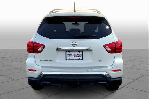 2017 Nissan Pathfinder SL