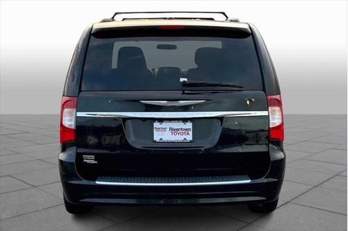 2013 Chrysler Town & Country Touring