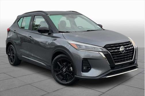 2021 Nissan Kicks SR