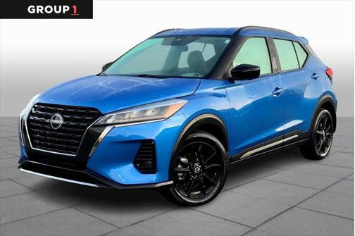 2023 Nissan Kicks SR