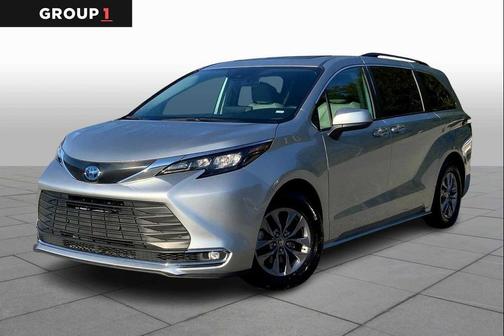 2024 Toyota Sienna XLE