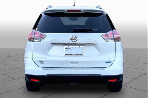 Moonlight White 2014 Nissan Rogue SV