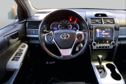 Magnetic Gray Metallic 2014 Toyota Camry SE